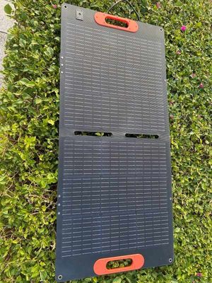 Cargador solar doble con superficie de ETFE impermeable y eficiencia de paneles solares de hasta el 23,5%