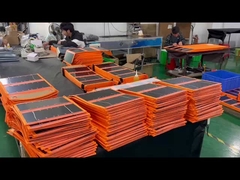 Cargador de paneles solares portátil y resistente al agua plegable de 100W IP65 para viajes